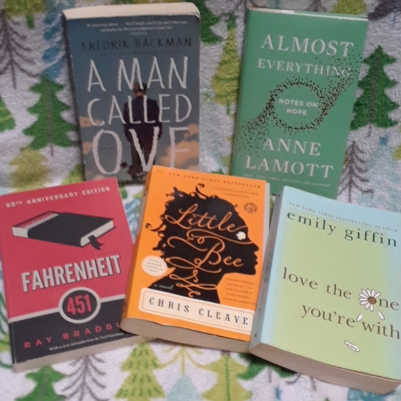 Book Bundle - Picture 3 of 3